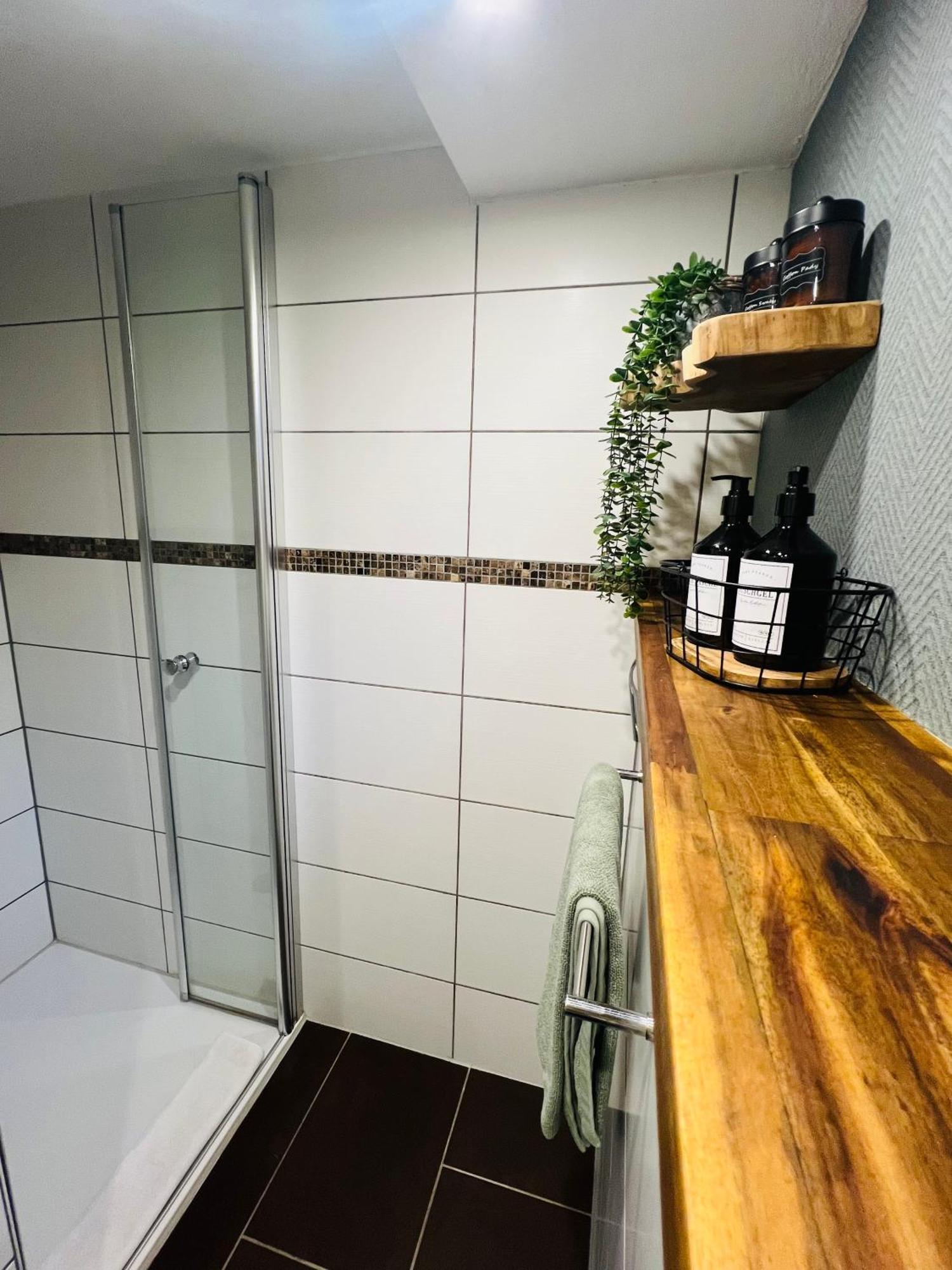 Ferienwohnung Palatina Heuchelheim-Klingen Bagian luar foto