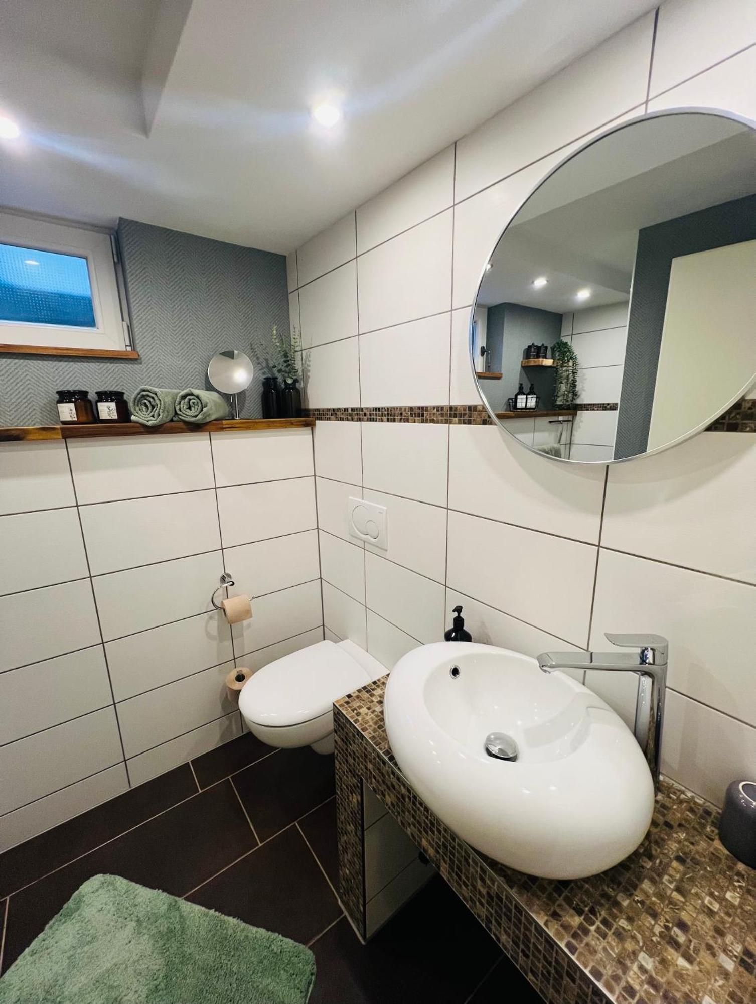 Ferienwohnung Palatina Heuchelheim-Klingen Bagian luar foto