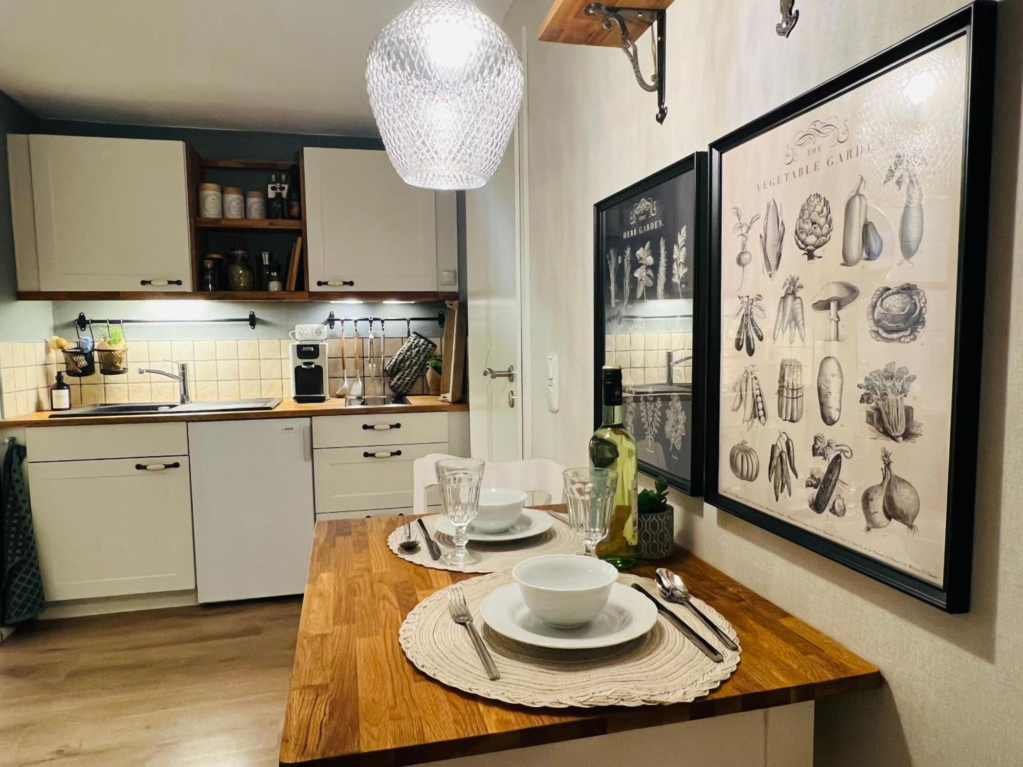 Ferienwohnung Palatina Heuchelheim-Klingen Bagian luar foto