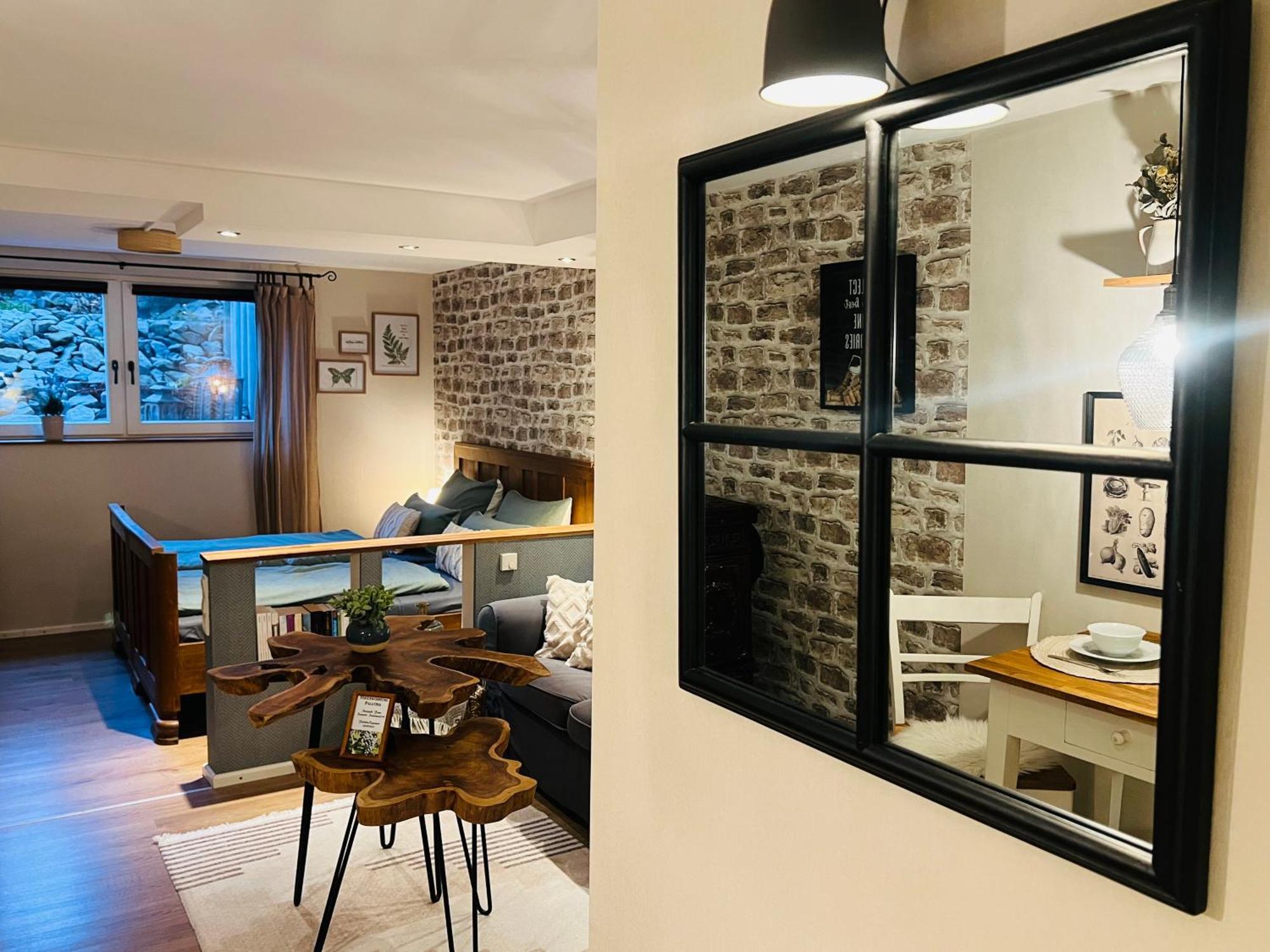 Ferienwohnung Palatina Heuchelheim-Klingen Bagian luar foto
